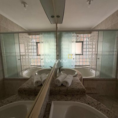 Casa com 502m², 6 quartos (sendo 3 suítes), 4 garagens, no bairro Ingleses em Florianópolis
