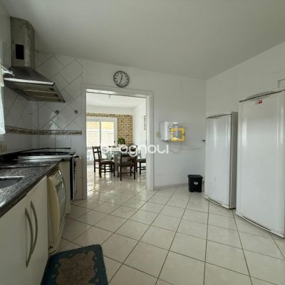 Casa com 502m², 6 quartos (sendo 3 suítes), 4 garagens, no bairro Ingleses em Florianópolis