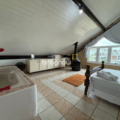 Casa com 502m², 6 quartos (sendo 3 suítes), 4 garagens, no bairro Ingleses em Florianópolis