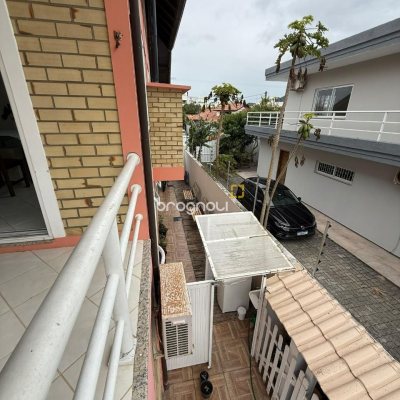 Casa com 502m², 6 quartos (sendo 3 suítes), 4 garagens, no bairro Ingleses em Florianópolis
