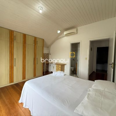 Casa com 502m², 6 quartos (sendo 3 suítes), 4 garagens, no bairro Ingleses em Florianópolis