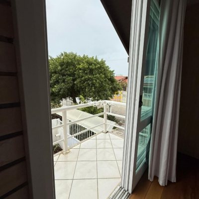 Casa com 502m², 6 quartos (sendo 3 suítes), 4 garagens, no bairro Ingleses em Florianópolis