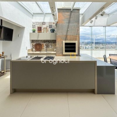 Cobertura com 175m², 3 quartos (sendo 2 suítes), 2 garagens, no bairro Estreito em Florianópolis