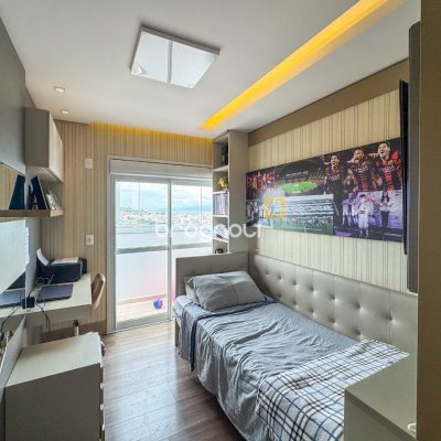 Cobertura com 175m², 3 quartos (sendo 2 suítes), 2 garagens, no bairro Estreito em Florianópolis