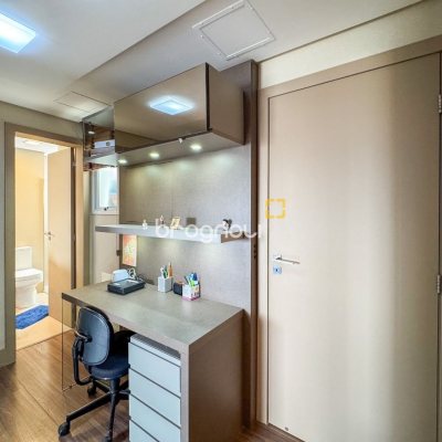 Cobertura com 175m², 3 quartos (sendo 2 suítes), 2 garagens, no bairro Estreito em Florianópolis