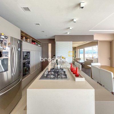 Cobertura com 175m², 3 quartos (sendo 2 suítes), 2 garagens, no bairro Estreito em Florianópolis