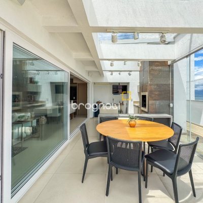 Cobertura com 175m², 3 quartos (sendo 2 suítes), 2 garagens, no bairro Estreito em Florianópolis