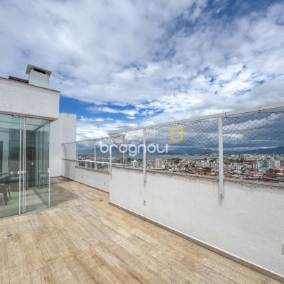 Cobertura com 175m², 3 quartos (sendo 2 suítes), 2 garagens, no bairro Estreito em Florianópolis
