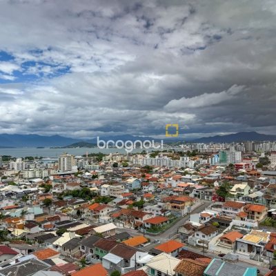 Cobertura com 175m², 3 quartos (sendo 2 suítes), 2 garagens, no bairro Estreito em Florianópolis
