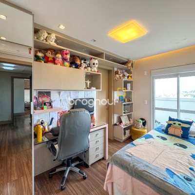 Cobertura com 175m², 3 quartos (sendo 2 suítes), 2 garagens, no bairro Estreito em Florianópolis