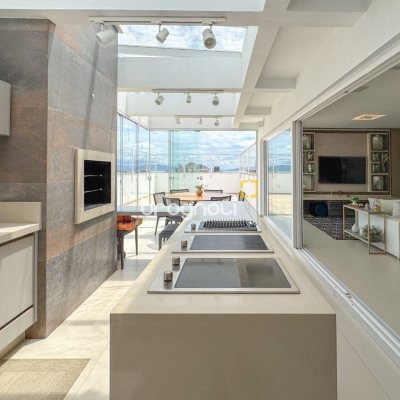 Cobertura com 175m², 3 quartos (sendo 2 suítes), 2 garagens, no bairro Estreito em Florianópolis