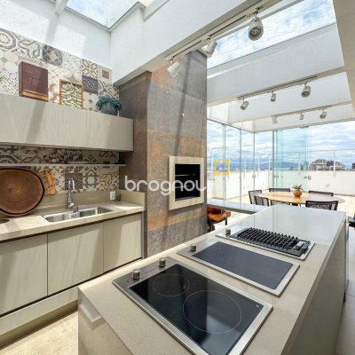 Cobertura com 175m², 3 quartos (sendo 2 suítes), 2 garagens, no bairro Estreito em Florianópolis