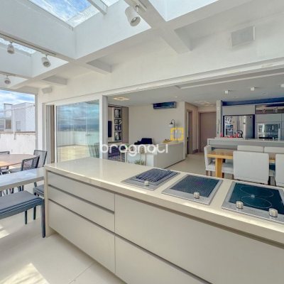 Cobertura com 175m², 3 quartos (sendo 2 suítes), 2 garagens, no bairro Estreito em Florianópolis