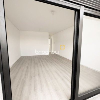 Casa com 131m², 3 quartos (sendo 1 suíte), 2 garagens, no bairro Carianos em Florianópolis