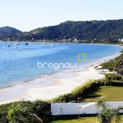 Apartamento com 60m², 1 quarto, 1 garagem, no bairro Cachoeira do Bom Jesus em Florianópolis