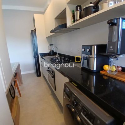 Apartamento com 60m², 1 quarto, 1 garagem, no bairro Cachoeira do Bom Jesus em Florianópolis