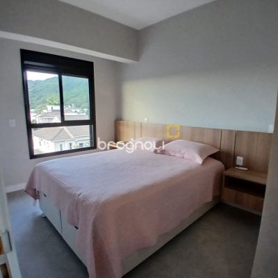 Apartamento com 60m², 1 quarto, 1 garagem, no bairro Cachoeira do Bom Jesus em Florianópolis