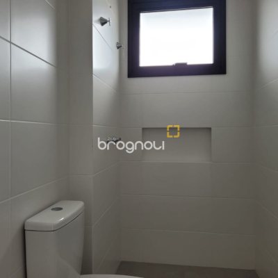 Apartamento com 73m², 2 quartos (sendo 2 suítes), 1 garagem, no bairro Beira Mar Norte em Florianópolis