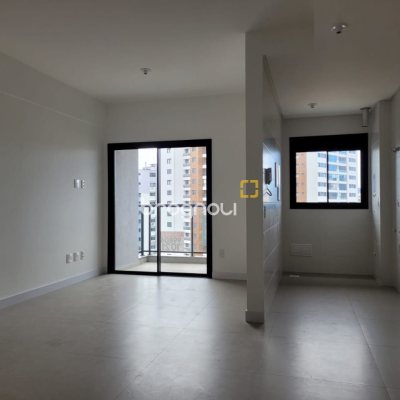 Apartamento com 73m², 2 quartos (sendo 2 suítes), 1 garagem, no bairro Beira Mar Norte em Florianópolis