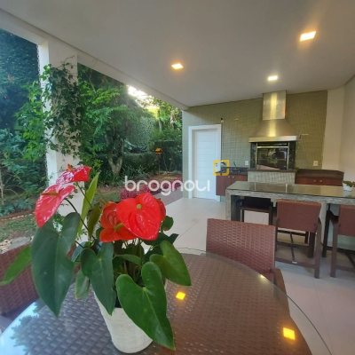 Casa com 475m², 7 quartos (sendo 7 suítes), 8 garagens, no bairro Canasvieiras em Florianópolis