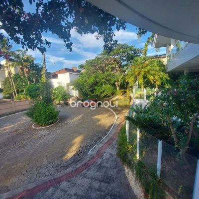 Casa com 475m², 7 quartos (sendo 7 suítes), 8 garagens, no bairro Canasvieiras em Florianópolis