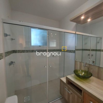 Casa com 475m², 7 quartos (sendo 7 suítes), 8 garagens, no bairro Canasvieiras em Florianópolis