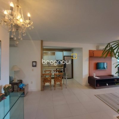 Casa com 475m², 7 quartos (sendo 7 suítes), 8 garagens, no bairro Canasvieiras em Florianópolis