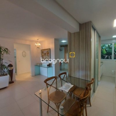 Casa com 475m², 7 quartos (sendo 7 suítes), 8 garagens, no bairro Canasvieiras em Florianópolis