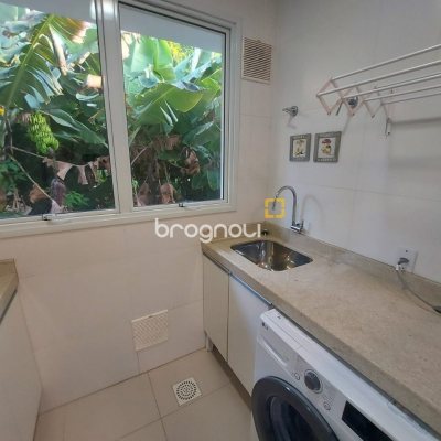 Casa com 475m², 7 quartos (sendo 7 suítes), 8 garagens, no bairro Canasvieiras em Florianópolis