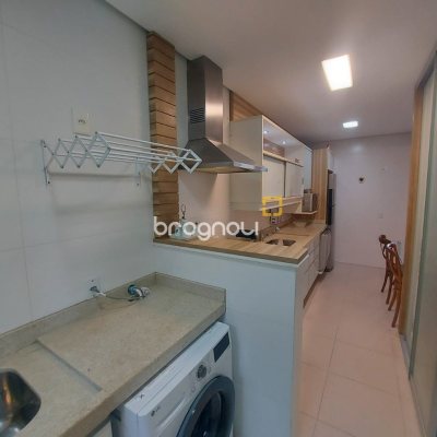 Casa com 475m², 7 quartos (sendo 7 suítes), 8 garagens, no bairro Canasvieiras em Florianópolis