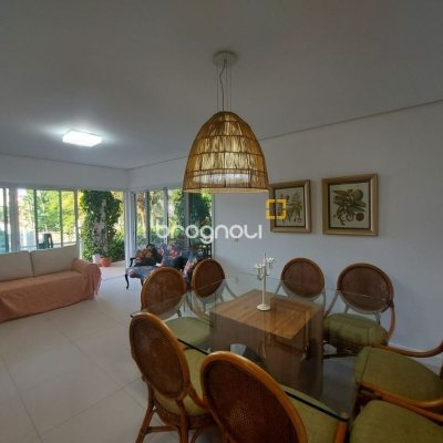 Casa com 475m², 7 quartos (sendo 7 suítes), 8 garagens, no bairro Canasvieiras em Florianópolis