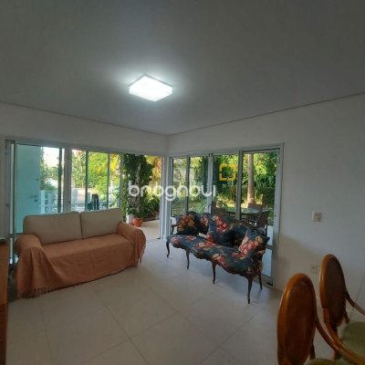 Casa com 475m², 7 quartos (sendo 7 suítes), 8 garagens, no bairro Canasvieiras em Florianópolis