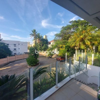Casa com 475m², 7 quartos (sendo 7 suítes), 8 garagens, no bairro Canasvieiras em Florianópolis