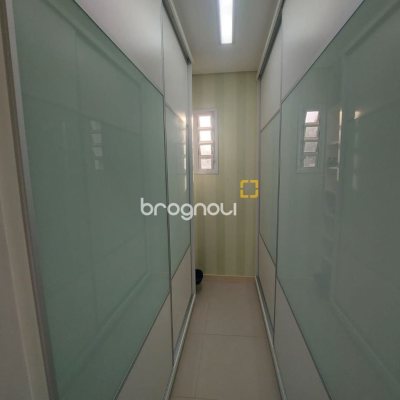 Casa com 475m², 7 quartos (sendo 7 suítes), 8 garagens, no bairro Canasvieiras em Florianópolis
