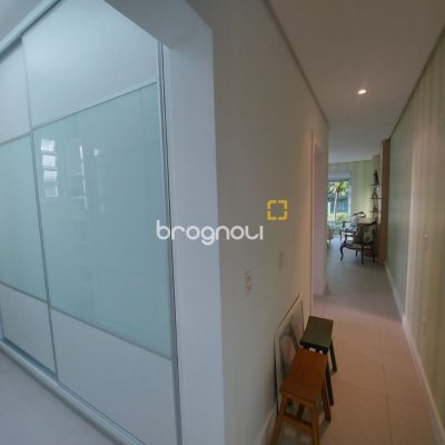 Casa com 475m², 7 quartos (sendo 7 suítes), 8 garagens, no bairro Canasvieiras em Florianópolis