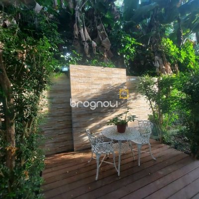 Casa com 475m², 7 quartos (sendo 7 suítes), 8 garagens, no bairro Canasvieiras em Florianópolis