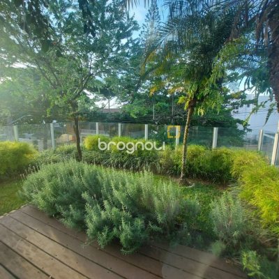 Casa com 475m², 7 quartos (sendo 7 suítes), 8 garagens, no bairro Canasvieiras em Florianópolis