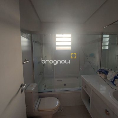 Casa com 475m², 7 quartos (sendo 7 suítes), 8 garagens, no bairro Canasvieiras em Florianópolis