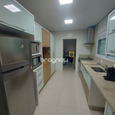 Casa com 475m², 7 quartos (sendo 7 suítes), 8 garagens, no bairro Canasvieiras em Florianópolis