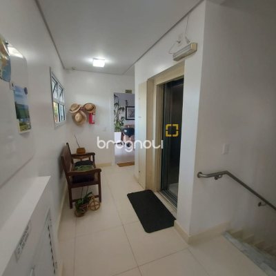 Casa com 475m², 7 quartos (sendo 7 suítes), 8 garagens, no bairro Canasvieiras em Florianópolis