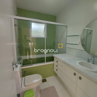 Casa com 475m², 7 quartos (sendo 7 suítes), 8 garagens, no bairro Canasvieiras em Florianópolis