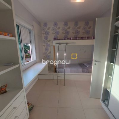 Casa com 475m², 7 quartos (sendo 7 suítes), 8 garagens, no bairro Canasvieiras em Florianópolis