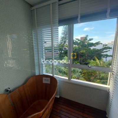 Casa com 475m², 7 quartos (sendo 7 suítes), 8 garagens, no bairro Canasvieiras em Florianópolis