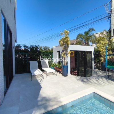 Casa com 200m², 3 quartos (sendo 3 suítes), 2 garagens, no bairro Cachoeira do Bom Jesus em Florianópolis