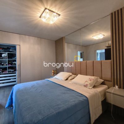 Casa com 200m², 3 quartos (sendo 3 suítes), 2 garagens, no bairro Cachoeira do Bom Jesus em Florianópolis