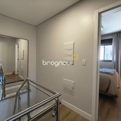 Casa com 200m², 3 quartos (sendo 3 suítes), 2 garagens, no bairro Cachoeira do Bom Jesus em Florianópolis