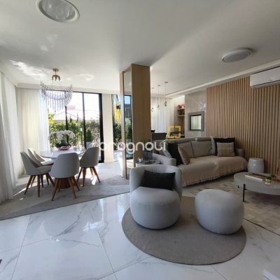 Casa com 200m², 3 quartos (sendo 3 suítes), 2 garagens, no bairro Cachoeira do Bom Jesus em Florianópolis