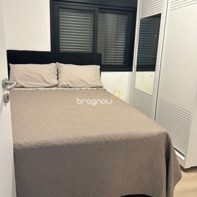 Casa com 131m², 3 quartos (sendo 1 suíte), 2 garagens, no bairro Carianos em Florianópolis
