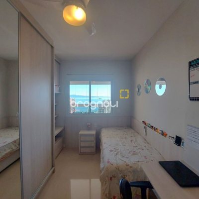Apartamento com 128m², 3 quartos (sendo 1 suíte), 2 garagens, no bairro Agronômica em Florianópolis
