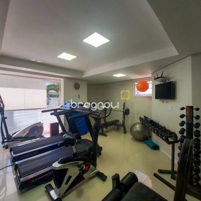 Apartamento com 128m², 3 quartos (sendo 1 suíte), 2 garagens, no bairro Agronômica em Florianópolis